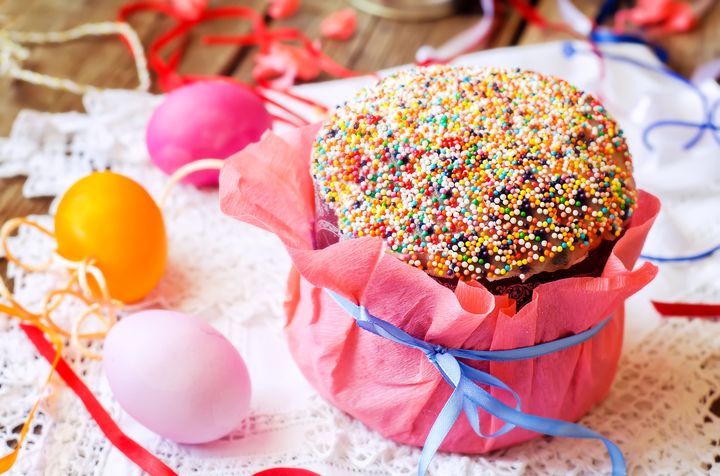 Osterkuchen und Eier