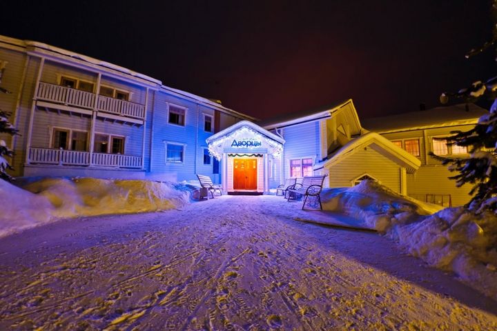 Komplexe Paläste Karelien