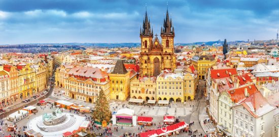 Weihnachtsdekoration des Platzes in Prag