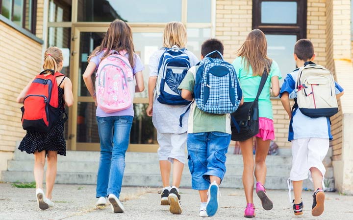 Fünf- oder Sechs-Tage-Periode, die für russische Schulen besser ist