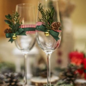 Wir dekorieren Gläser mit unseren eigenen Händen