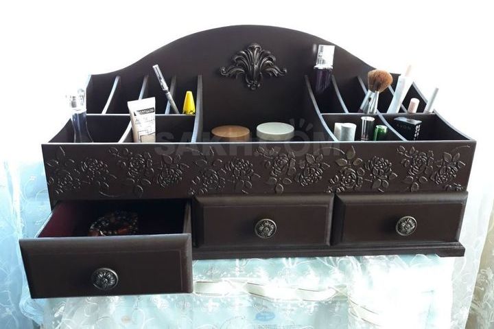 Schminktisch für Kosmetik und Schmuck