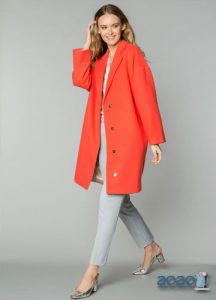 Modischer Korallenmantel 2019-2020