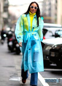 Stylischer Regenmantel