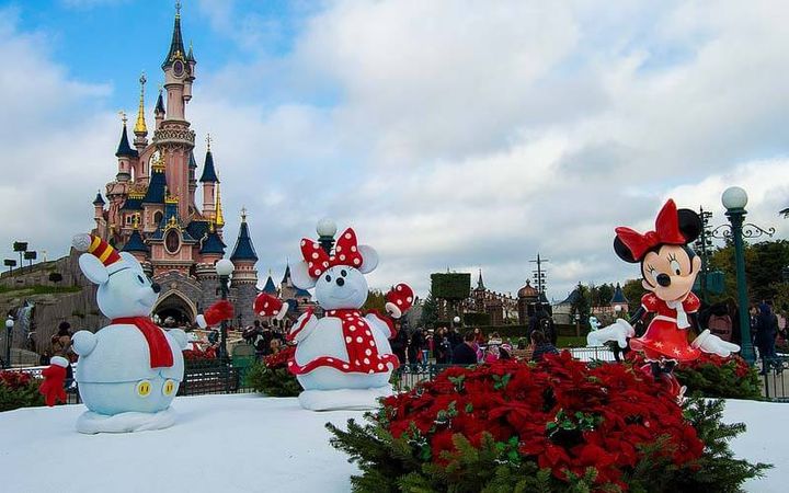Disneyland Winter