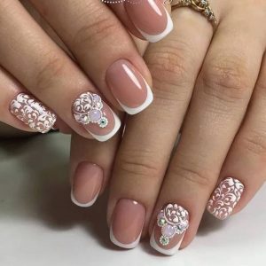 Französisch mit zarten weißen Malerei