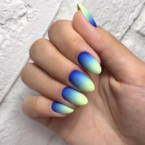 Trendy Ombre Nägel für das neue Jahr 2020