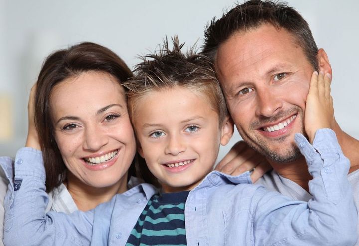 Kind in einem Pflegeheim