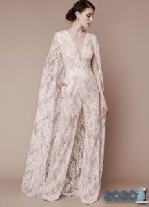 Spitzenhose für die Hochzeit im Jahr 2020