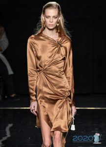 Braunes Cocktailkleid Herbst-Winter 2019-2020