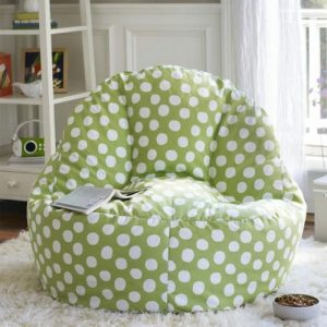 Modischer Taschenstuhl im Innenraum von 2020