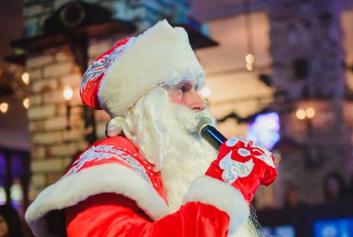 Neujahr in einem Café