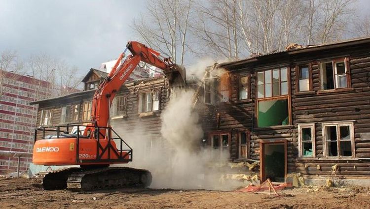 Abriss von Notunterkünften