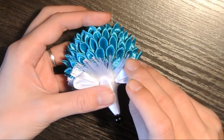 Kanzashi Ratte für 2020 Schritt für Schritt Anleitung Foto und Beschreibung Schritt 7