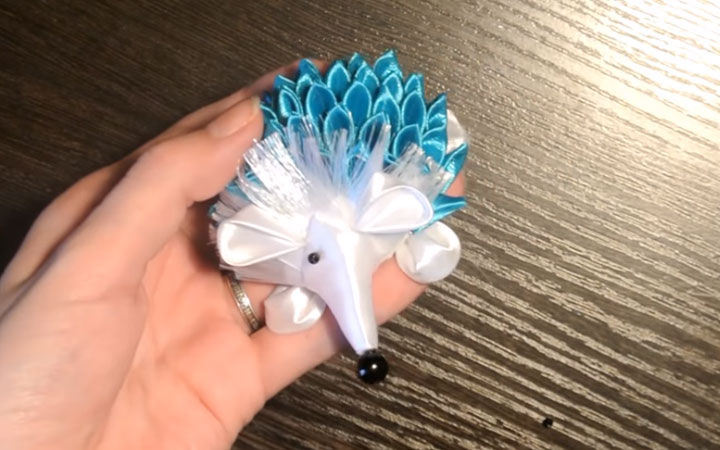 Kanzashi Ratte für 2020 Schritt für Schritt Anleitung Foto und Beschreibung Schritt 8