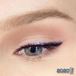 Brillanter Eyeliner für das neue Jahr 2020