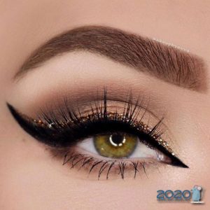 Brillanter Eyeliner für das neue Jahr 2020