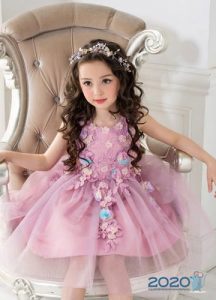 Frisuren mit ihren Haaren für das neue Jahr 2020