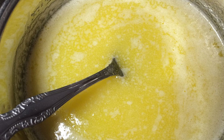 Lebkuchenteig für das neue Jahr 2020 kochen