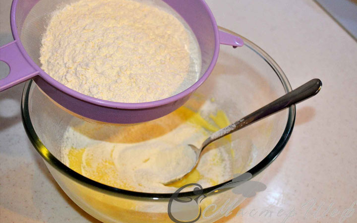 Lebkuchenteig für das neue Jahr 2020 kochen