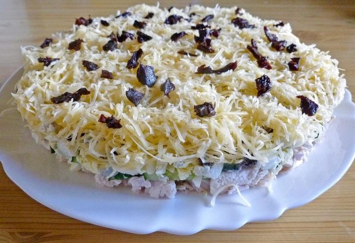 Salat mit Huhn und Pflaumen