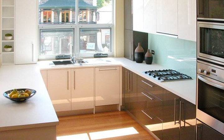 U-förmige Platzierung von Designideen für Küchenmöbel für 2020