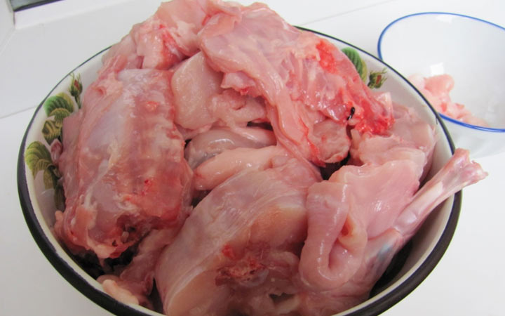 Rezepte mit warmen Gerichten vom Kaninchen für das neue Jahr 2020