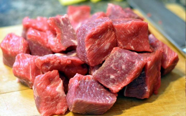 Pikantes Rindfleisch mit Orangensauce für das neue Jahr 2020