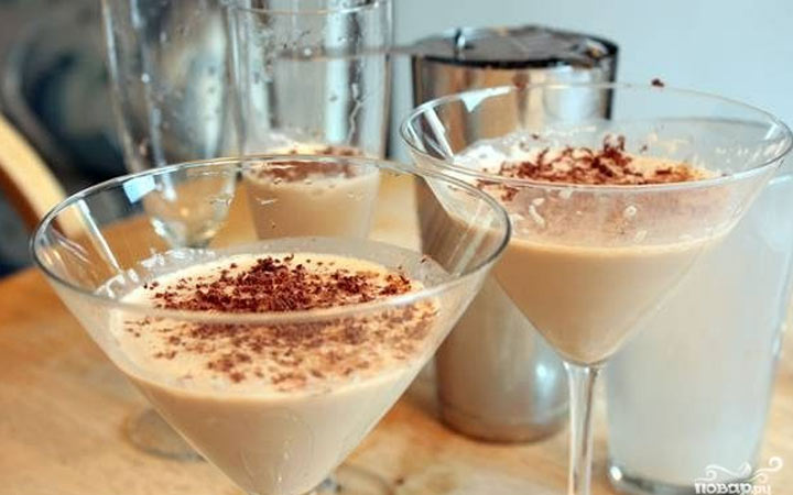 Brandy-Cocktail und andere Getränke für das neue Jahr 2020