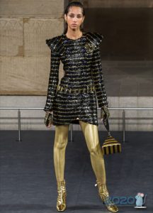 Glänzende kurze Kleider Chenel Winter 2020