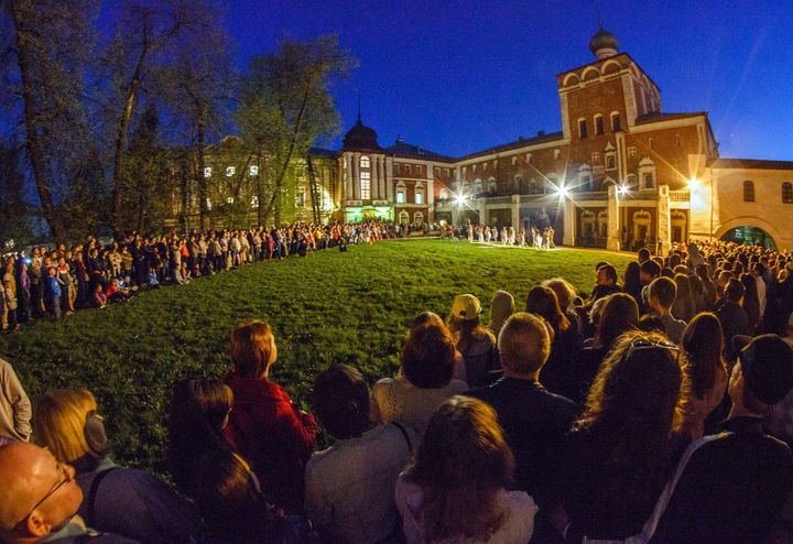 Die Linie am Eingang zur Museumsnacht
