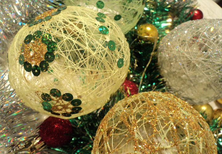 Weihnachtskugeln für 2020 aus Fäden
