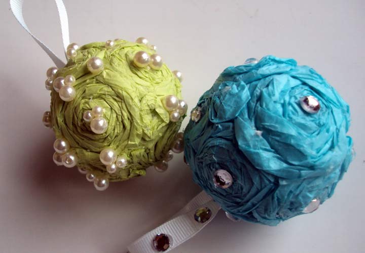 DIY Weihnachtskugeln aus Wellpappe für 2020