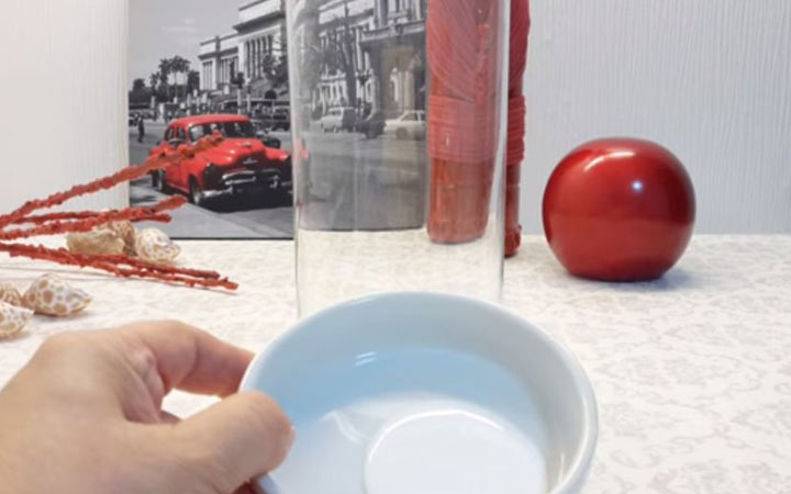 Decoupage Vase Anleitung Schritt 1