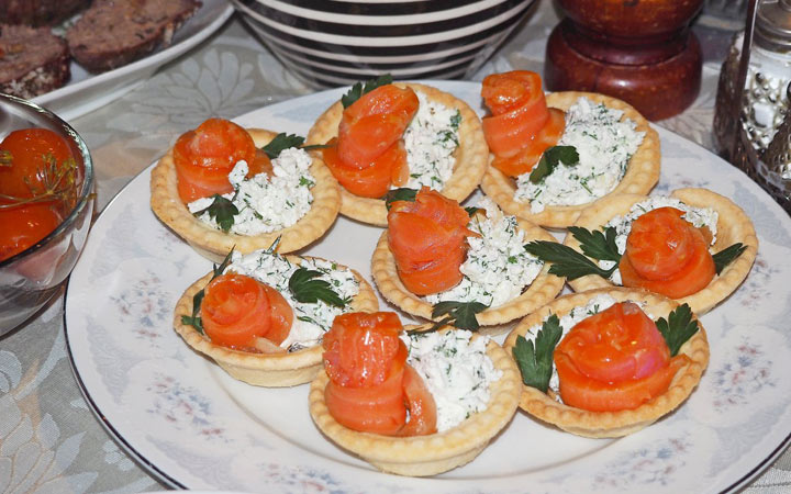 Törtchen mit rotem Fisch - Rezepte für das neue Jahr 2020