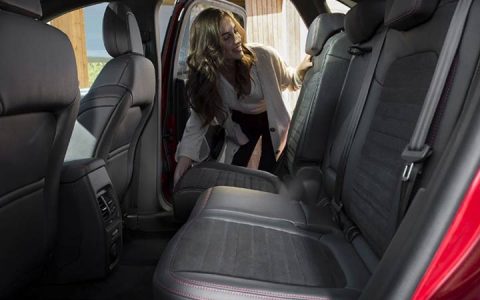 Salon Ford Kuga 2020