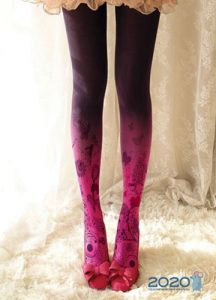 Trendige Verlaufsstrumpfhose 2019-2020 mit Zeichnungen