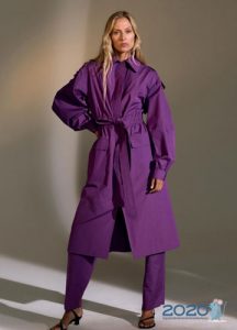 Modischer lila Regenmantel Herbst-Winter 2019-2020