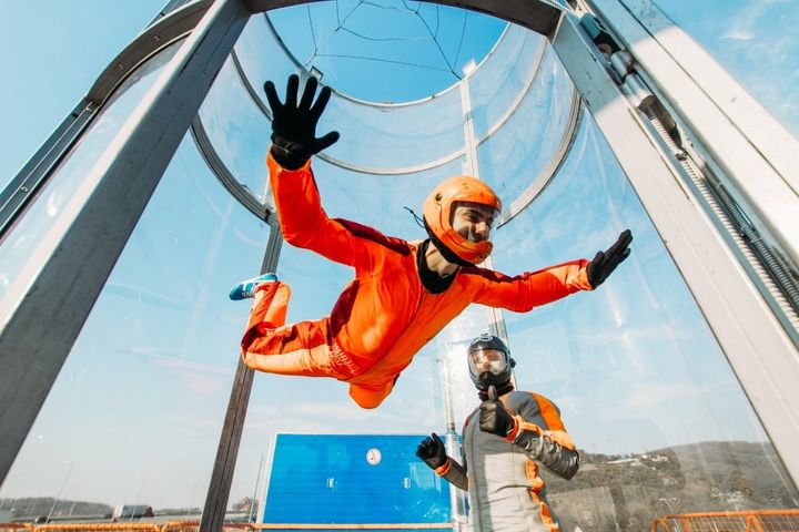 Fliegen in einem Windkanal