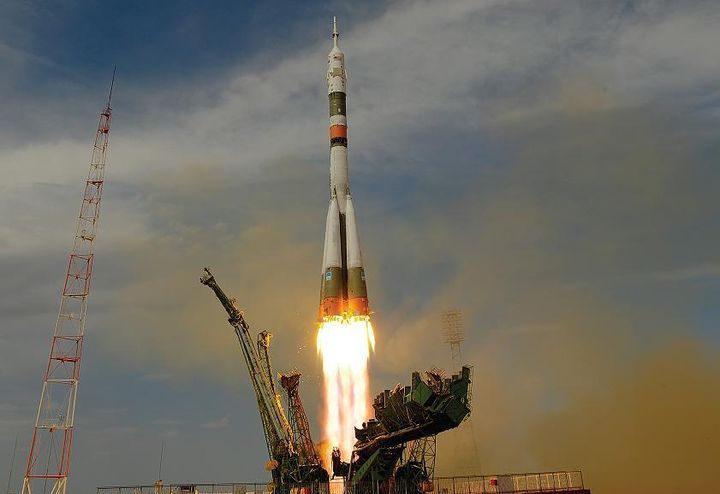 Weltraumrakete abheben