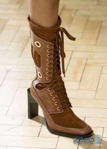 Stiefel mit Schnürung Herbst-Winter 2019-2020