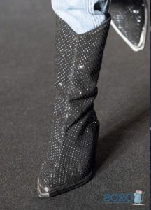 Glänzende Stiefel Herbst-Winter 2019-2020