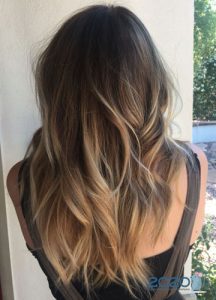 Hervorhebung auf dunklem Haar