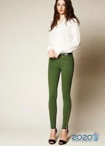 Modische grüne Jeans Herbst-Winter 2019-2020