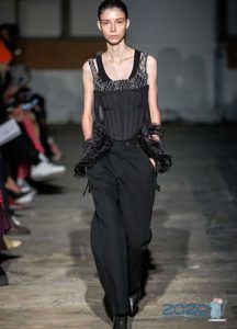 Modische schwarze Jeans Herbst-Winter 2019-2020