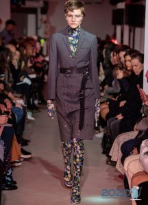 Modische Strumpfhose der Herbst-Winter-Saison 2019-2020