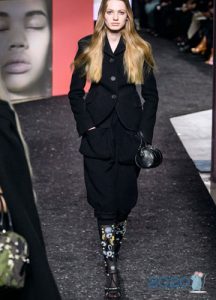 Modische Strumpfhose der Herbst-Winter-Saison 2019-2020