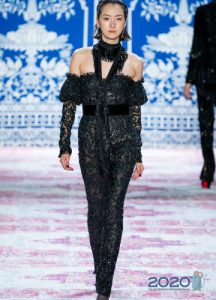 Schwarzer Overall mit Rüschen Herbst-Winter 2019-2020