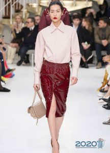 Lederrock mit einem Schlitz Herbst-Winter 2019-2020