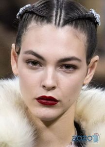 Burgunder-Lippenstift - Trend 2020